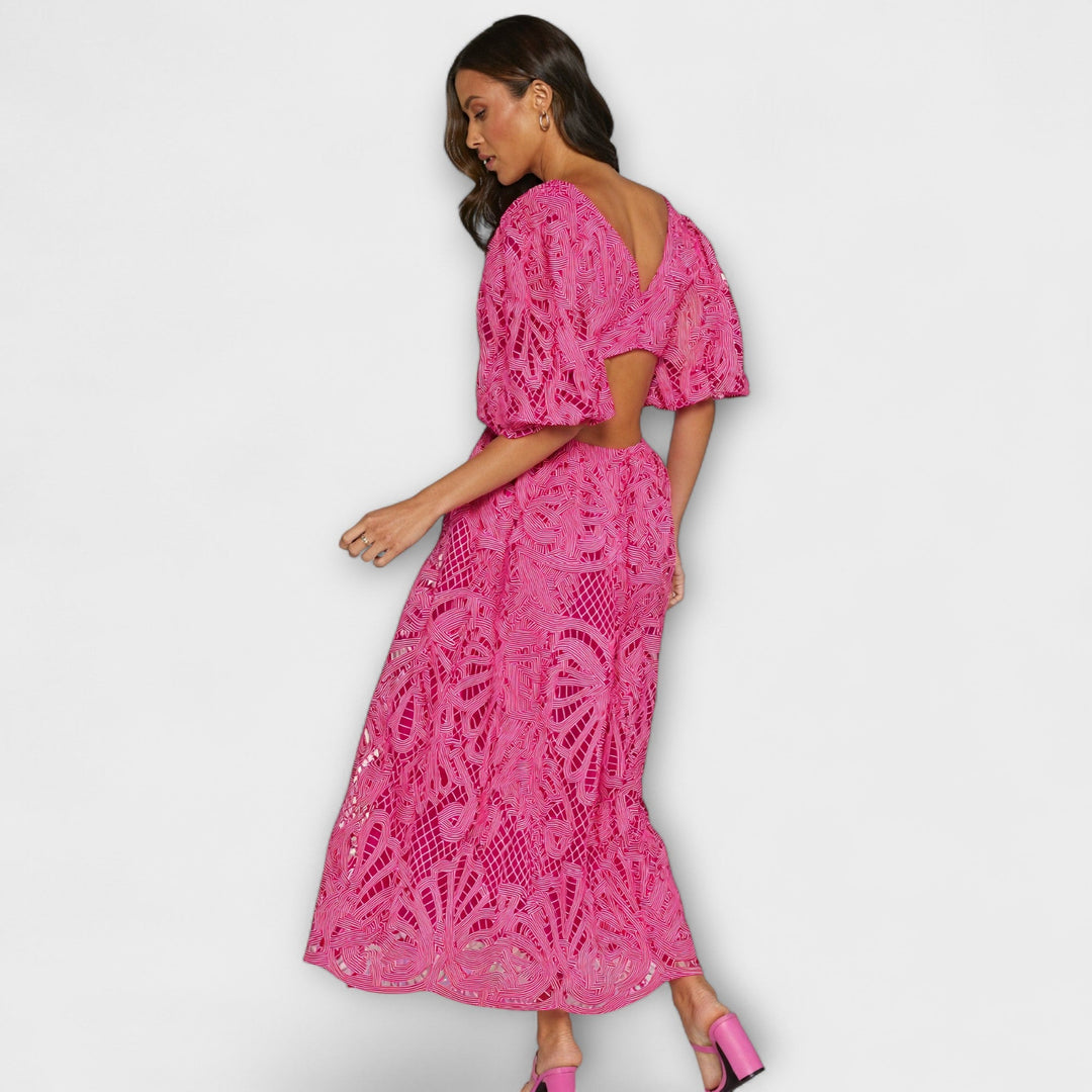 Elegantne obleke z nežnimi detajli