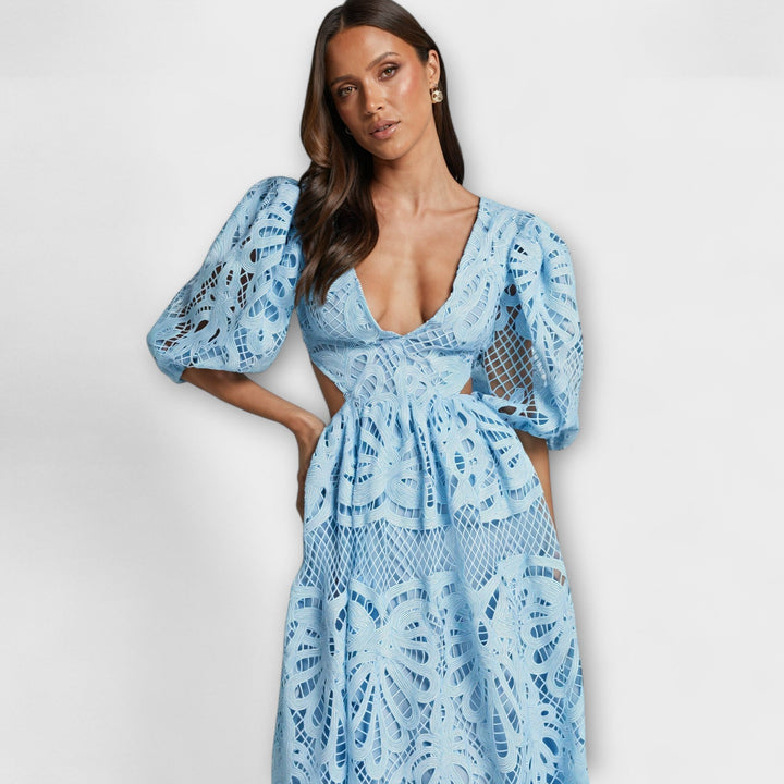 Elegantne obleke z nežnimi detajli