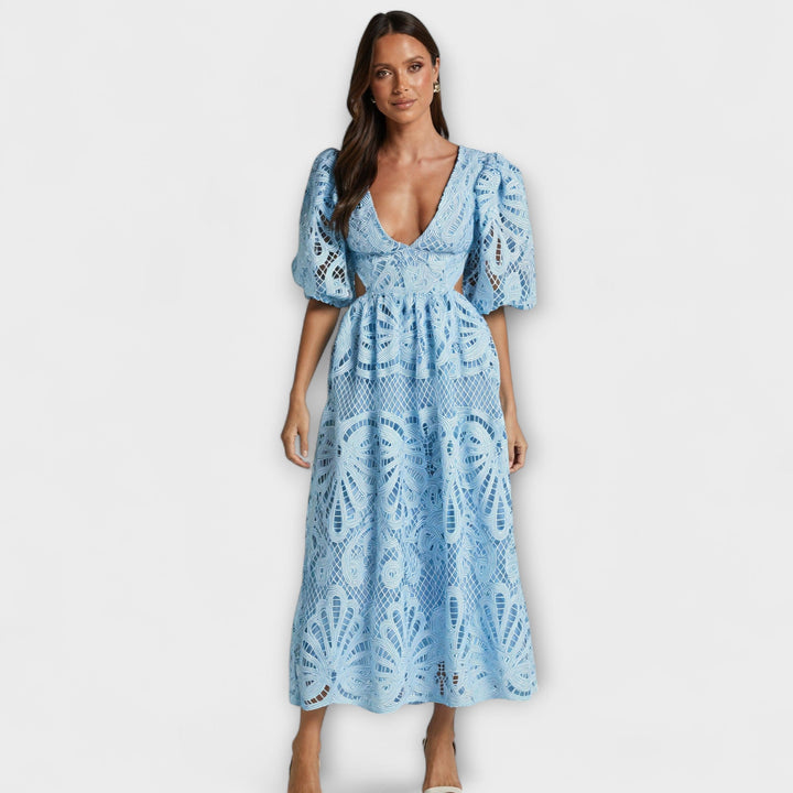 Elegantne obleke z nežnimi detajli