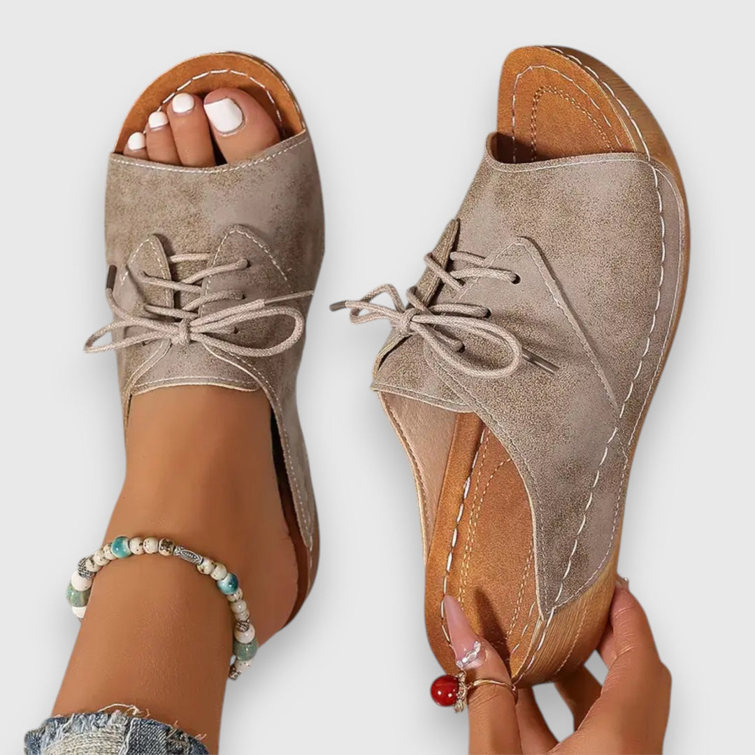 Saskia – Sandali v vintage slogu