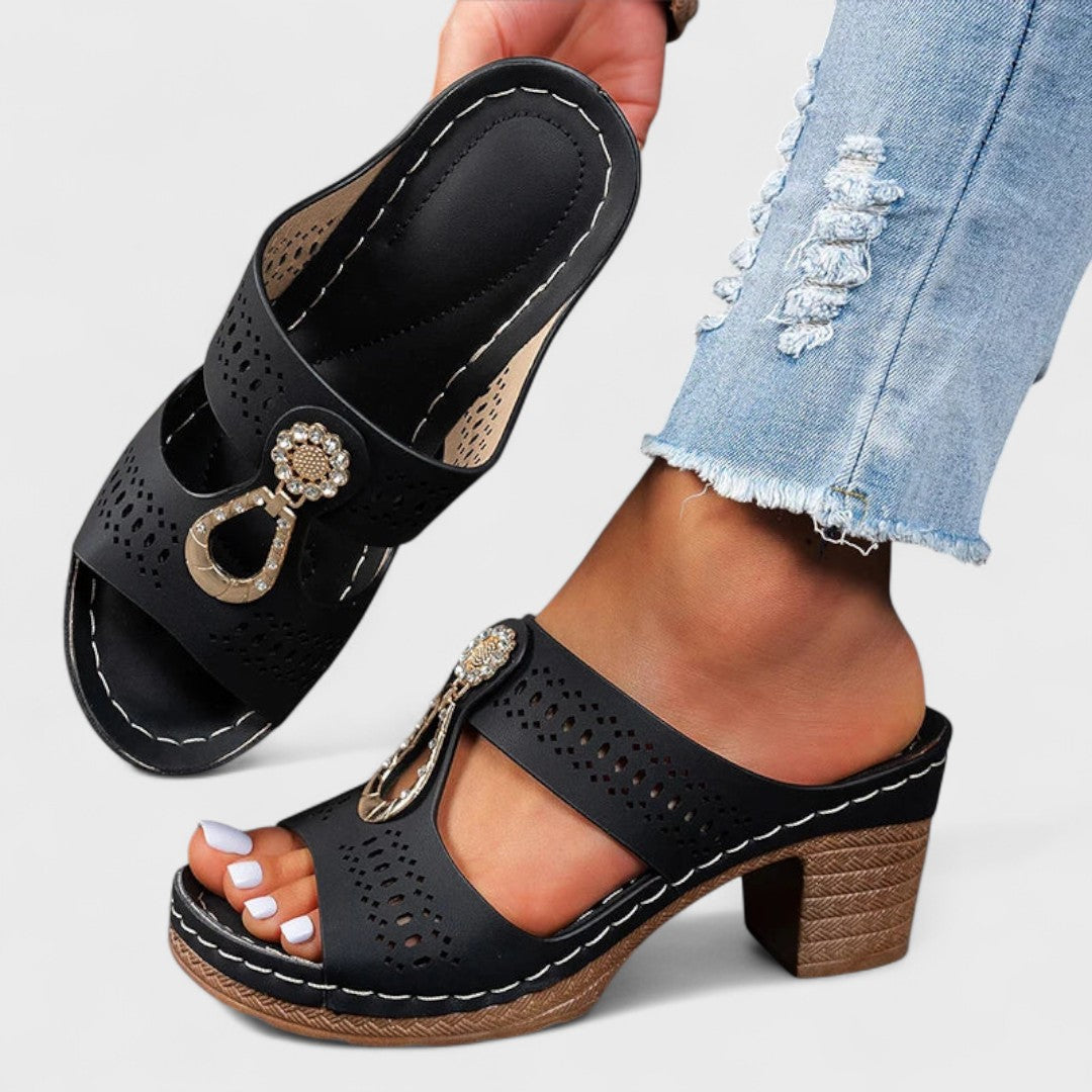 Vlasta - Elegantni in Udobni Ortopedski Sandali