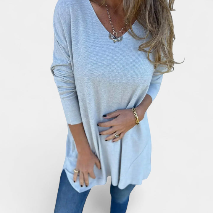 Leontýna – Ohlapna pletena tunika z V-izrezom