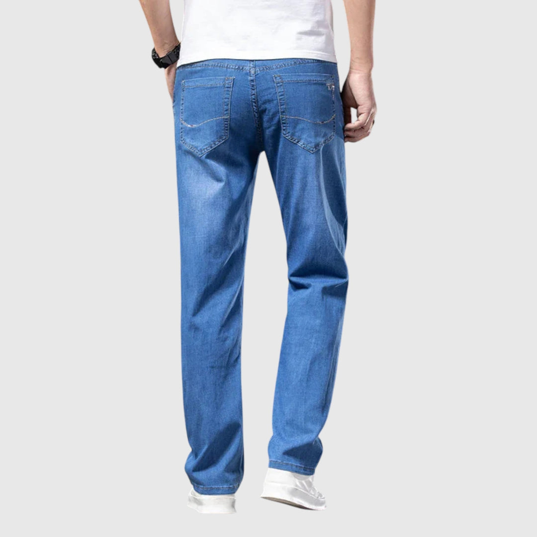 Klasični ravni kavbojke