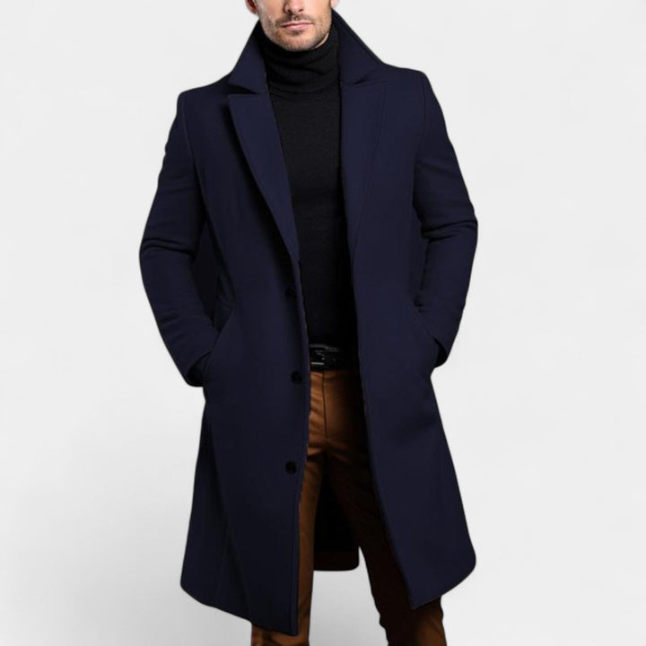 Adam – Eleganten moški plašč s klopami