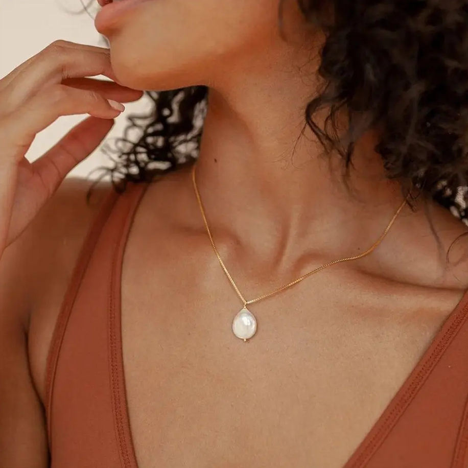 Meredith | Ogrlica s bisernim obeskom