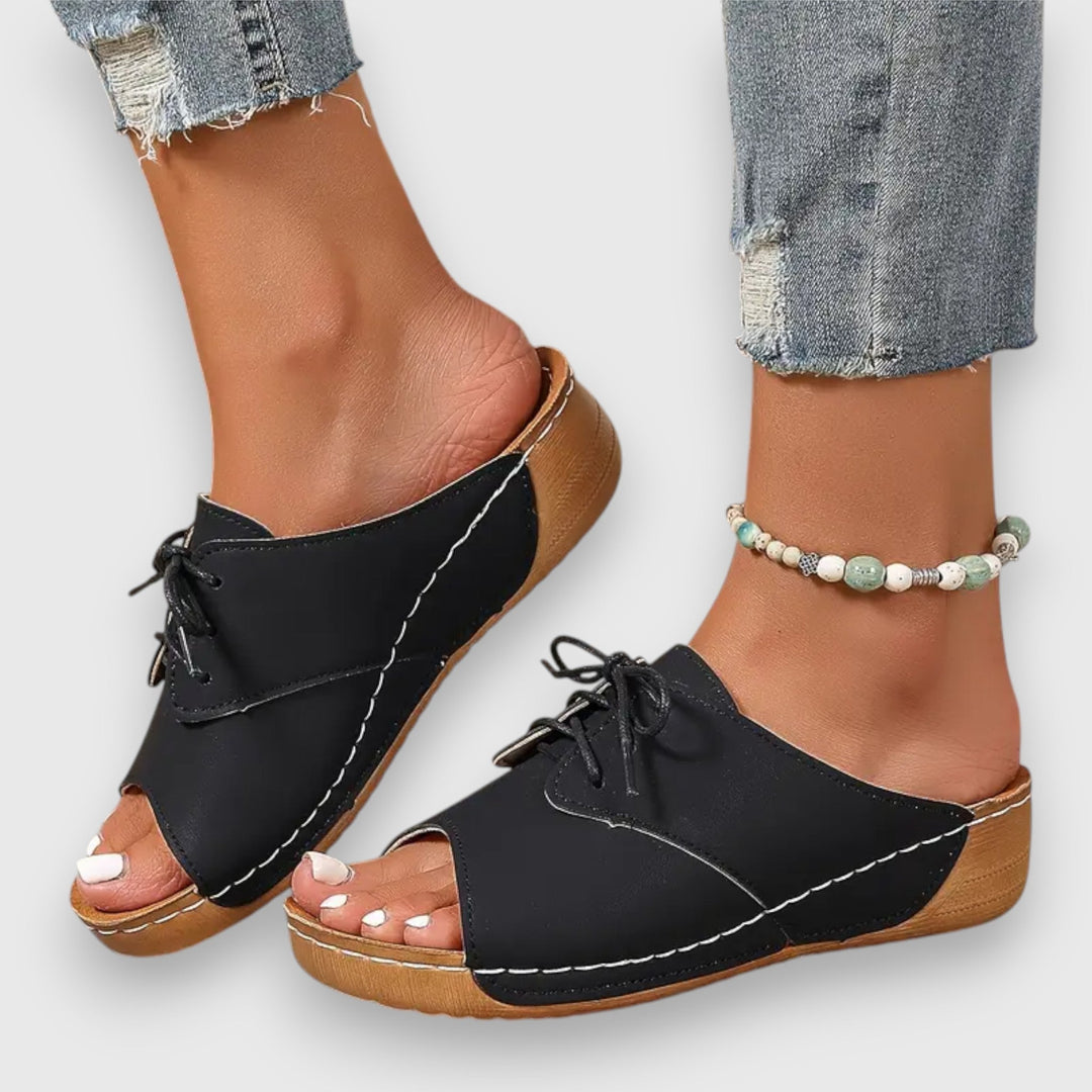 Saskia – Sandali v vintage slogu