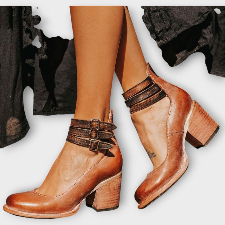 Karolína Elegantni Sandali S Tremi Pasovi Široka Pete