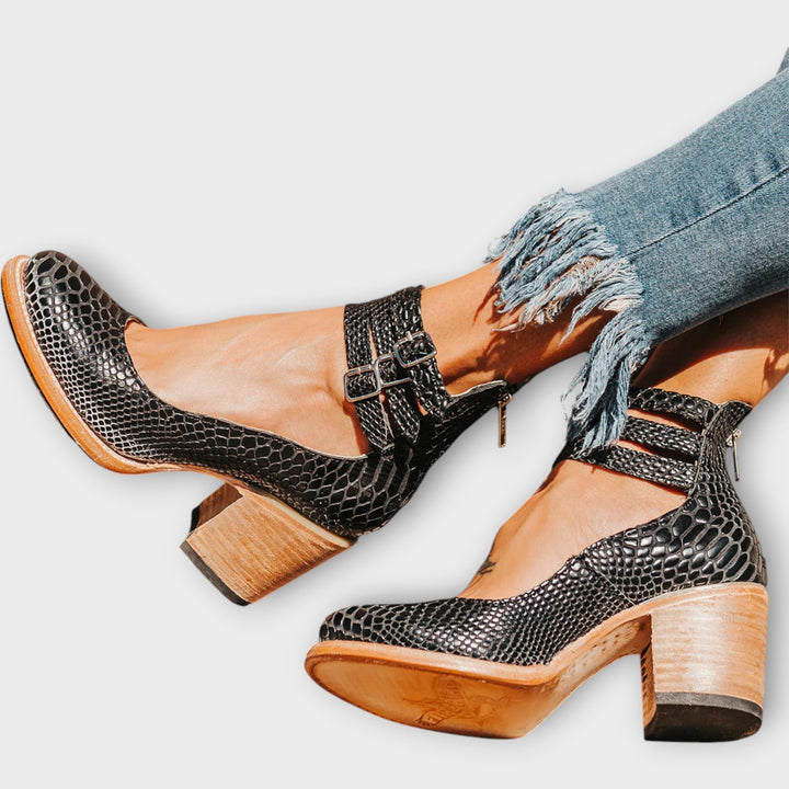 Karolína Elegantni Sandali S Tremi Pasovi Široka Pete