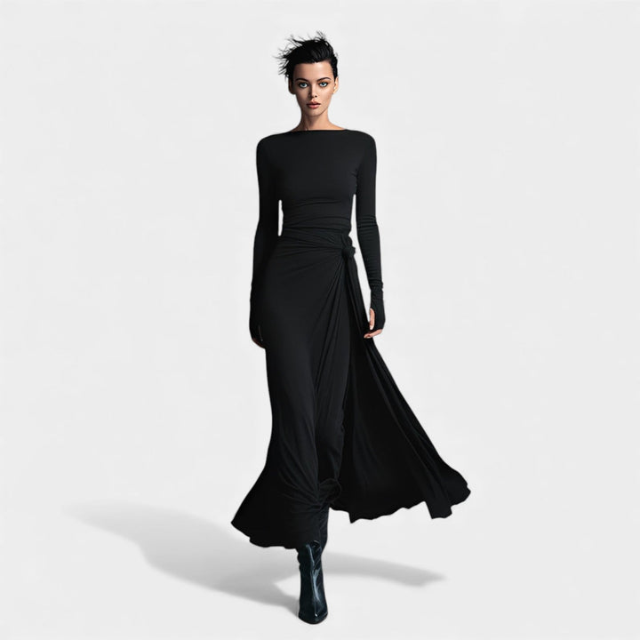 Anna – Elegantna obleka s stranskim vozlom in subtilnim sijajem