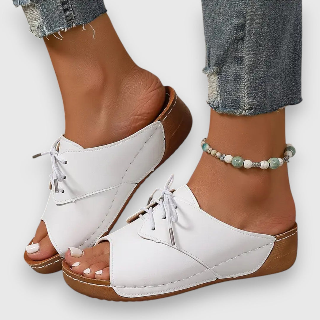 Saskia – Sandali v vintage slogu