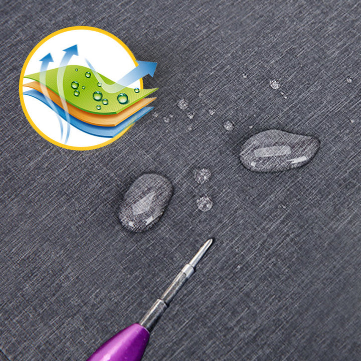 Cécile. - Torba čez ramo proti kraji