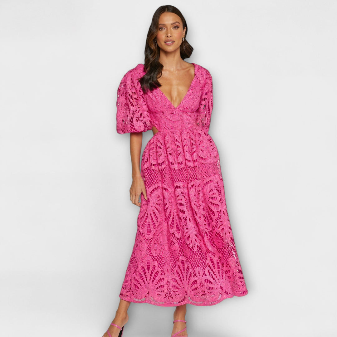 Elegantne obleke z nežnimi detajli