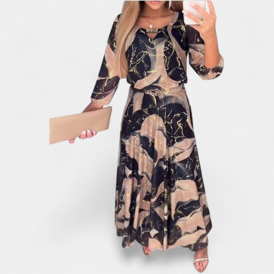 Gabriela – Elegantna šifonska obleka z motivi in 3/4 rokavi