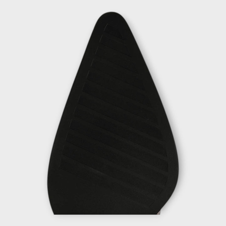 Čevlji s krokodiljim vzorcem in elegantnim peto