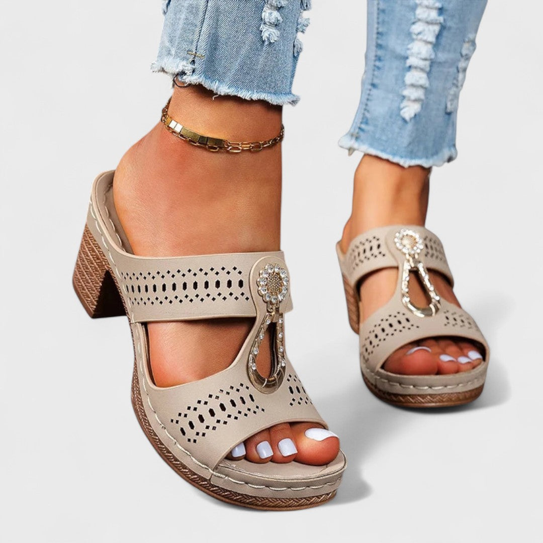 Vlasta - Elegantni in Udobni Ortopedski Sandali