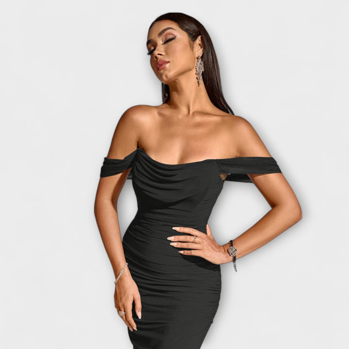 Ione - Bodycon obleka z odprtimi rameni in nabiranjem