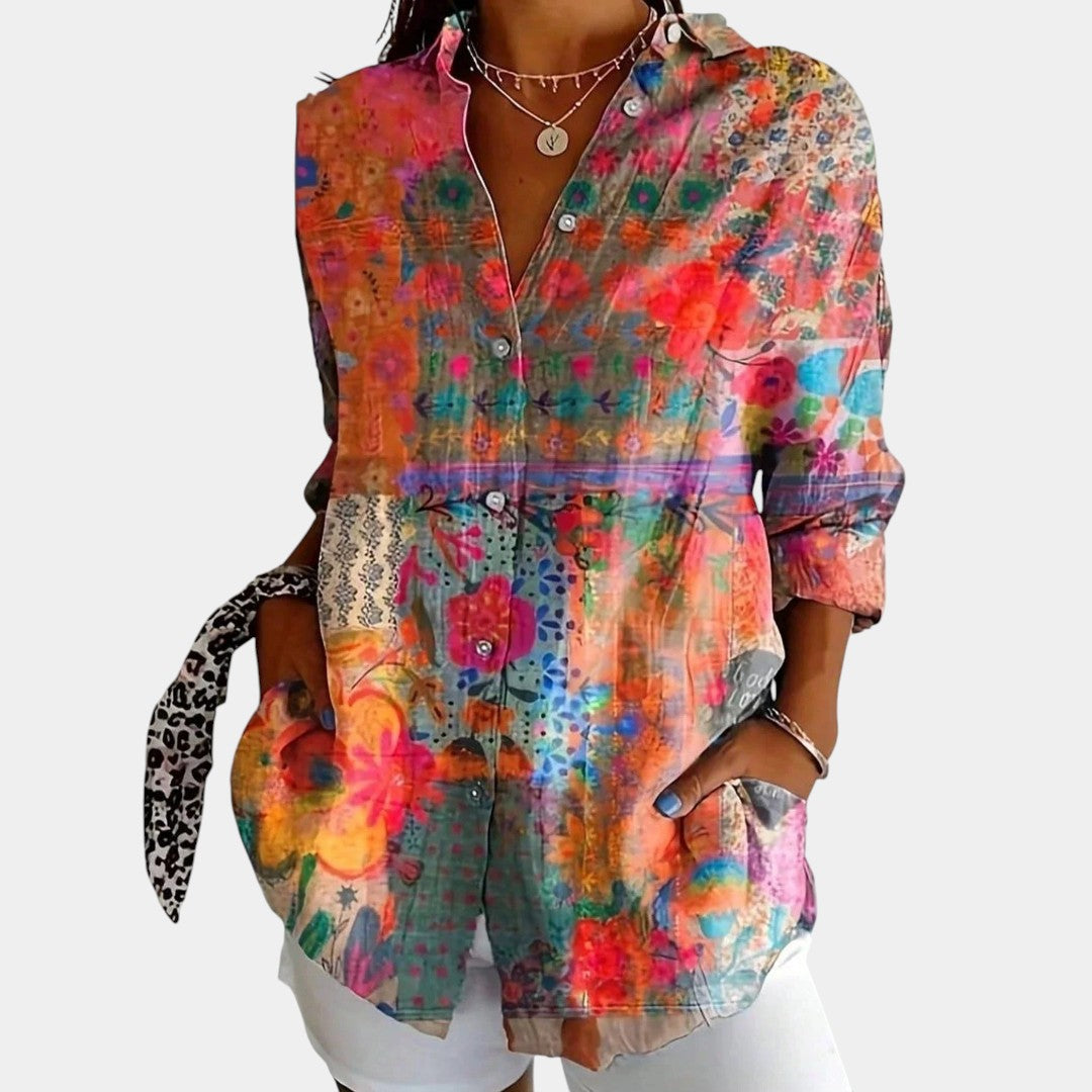 Nika – Poletna bluzica z živahnim potiskom