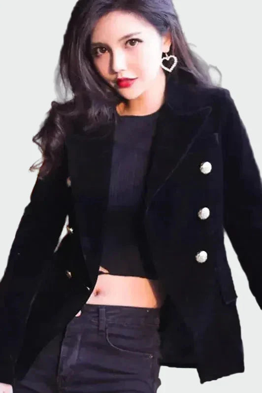 Michaela - Sakot v popolnem kroju