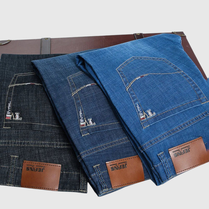 Klasični ravni kavbojke