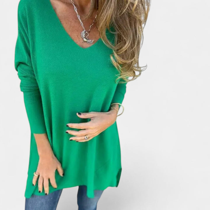 Leontýna – Ohlapna pletena tunika z V-izrezom