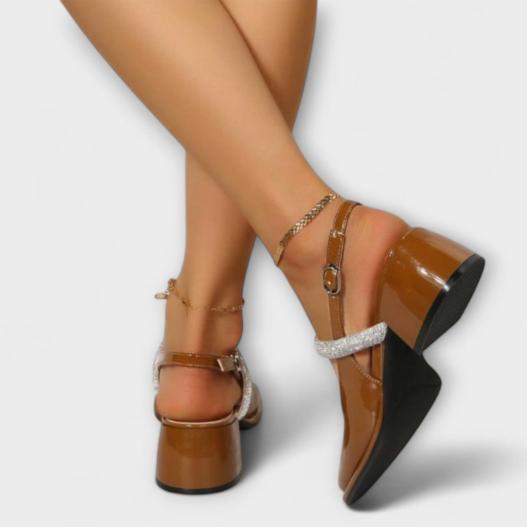 Celandra - Mary Janes s sijajnimi trakovi in blok peto