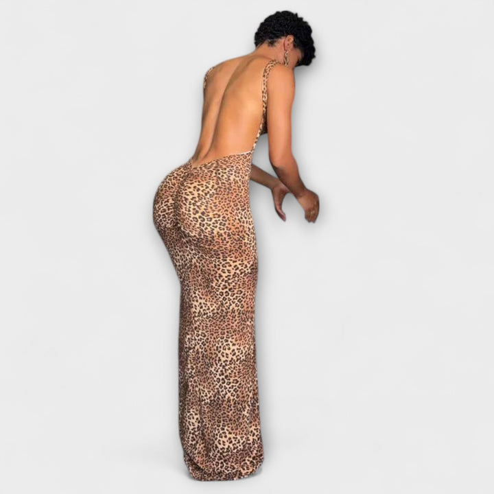 Della - Maxi obleka z leopardjim potiskom in razkritim hrbtom