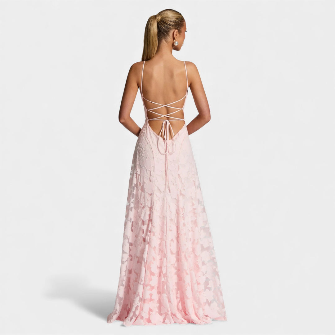 Maruša - Pretkana eleganca v maxi slogu