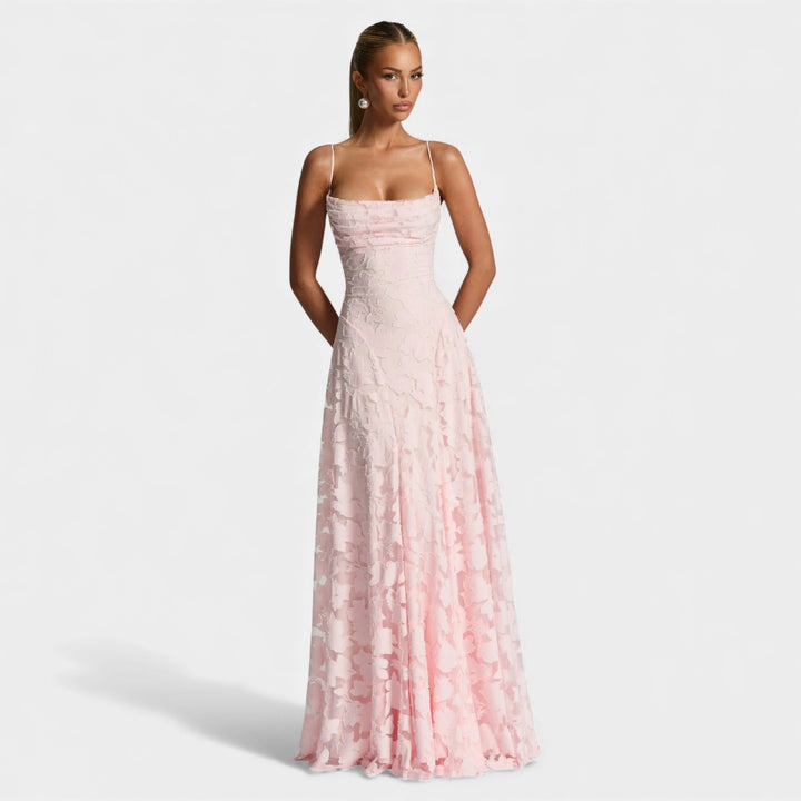 Maruša - Pretkana eleganca v maxi slogu