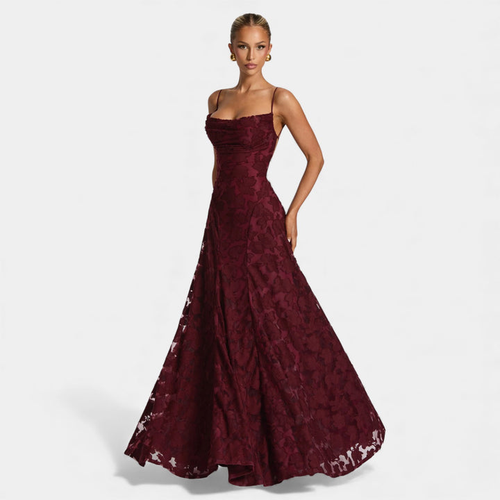 Maruša - Pretkana eleganca v maxi slogu