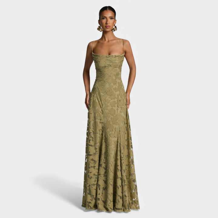 Maruša - Pretkana eleganca v maxi slogu