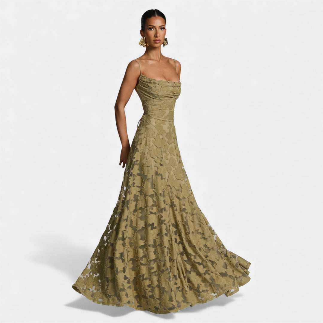 Maruša - Pretkana eleganca v maxi slogu