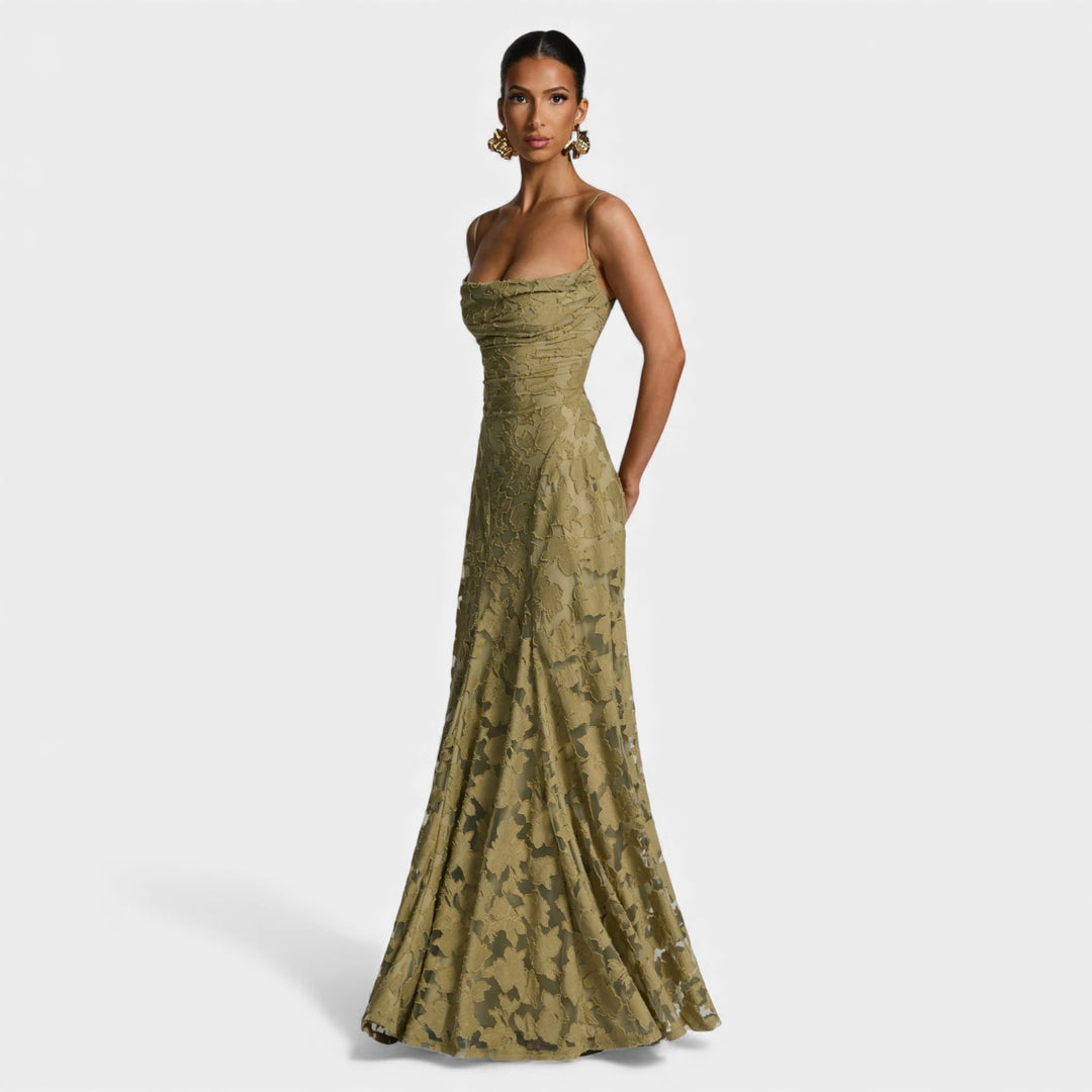 Maruša - Pretkana eleganca v maxi slogu