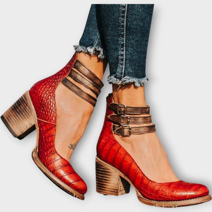 Karolína Elegantni Sandali S Tremi Pasovi Široka Pete