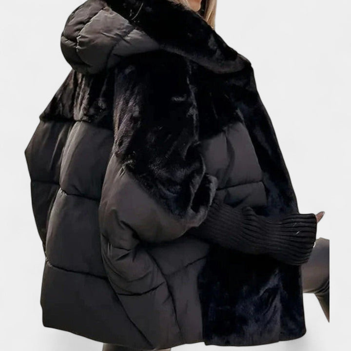 Sara – Elegantna zimska puhovka s kapuco