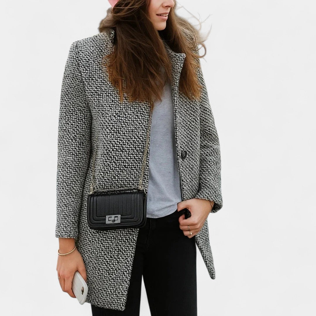 Maja – Dolg karirast plašč s pasom