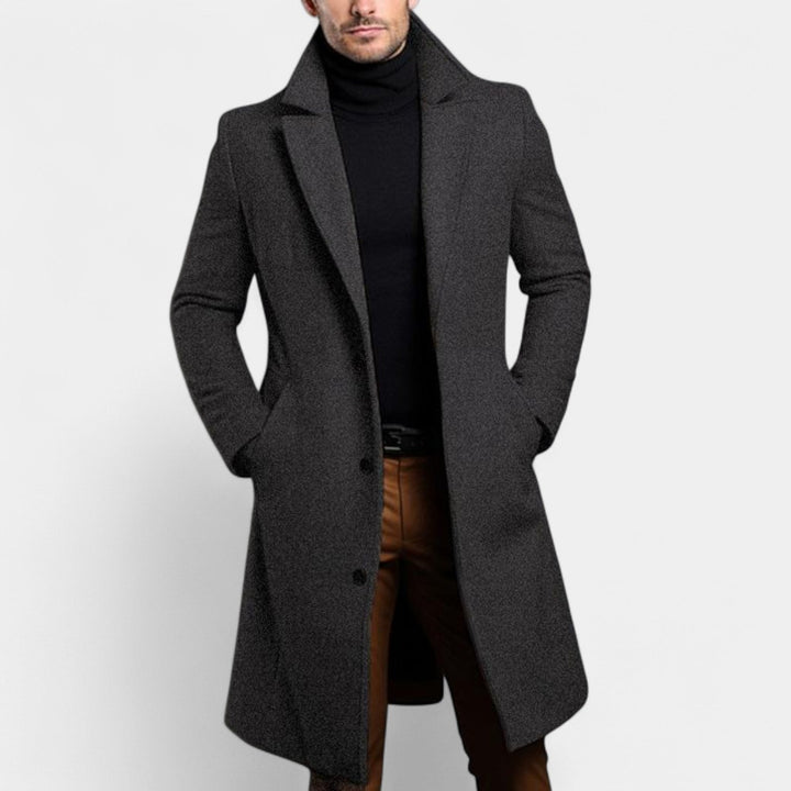 Adam – Eleganten moški plašč s klopami