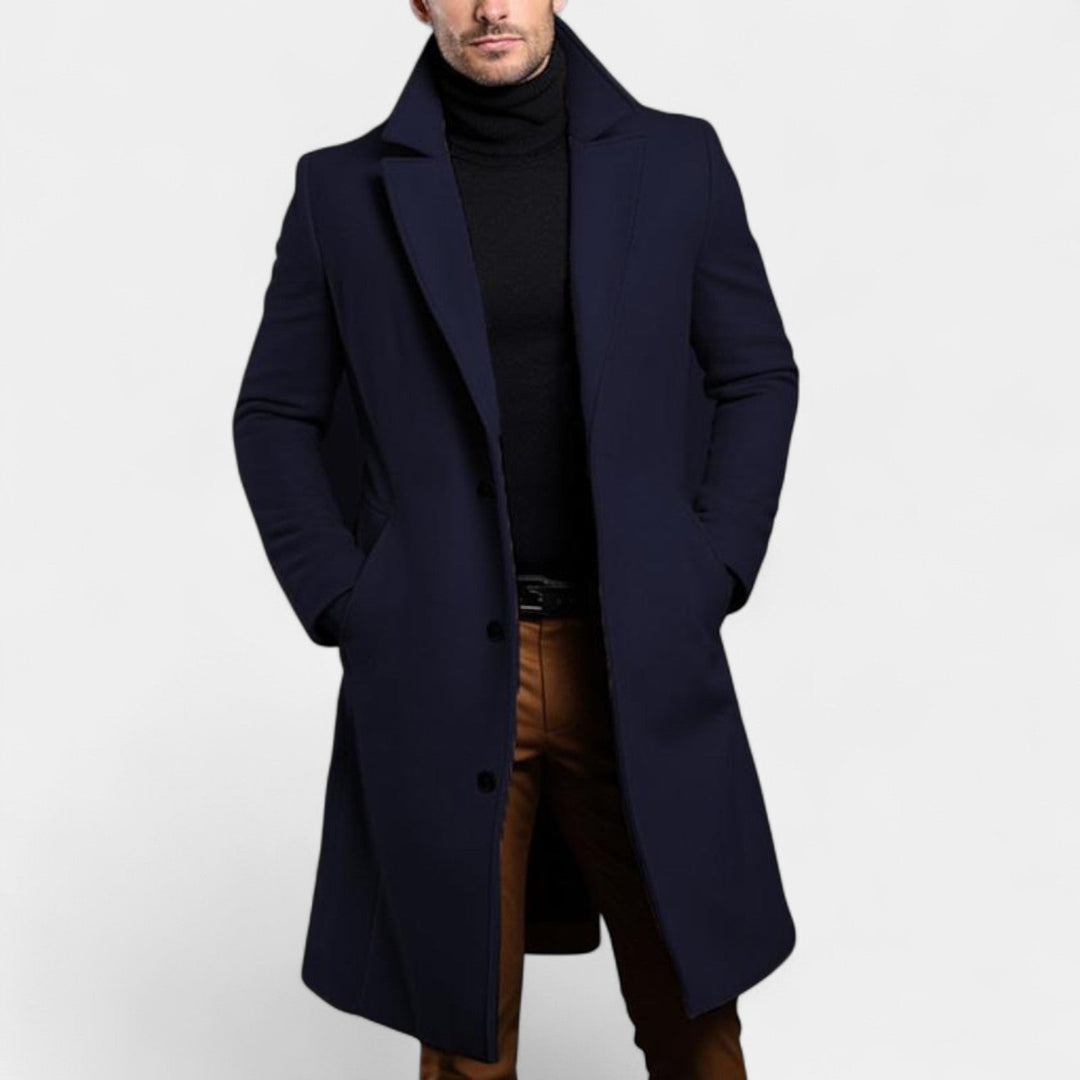 Adam – Eleganten moški plašč s klopami
