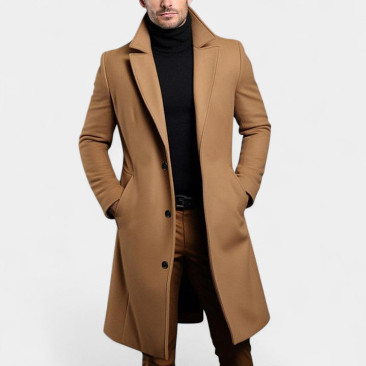 Adam – Eleganten moški plašč s klopami