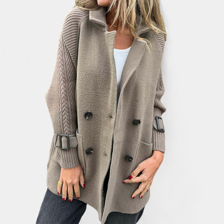 Majda - Srednje dolg plašč z dvojnim zapenjanjem