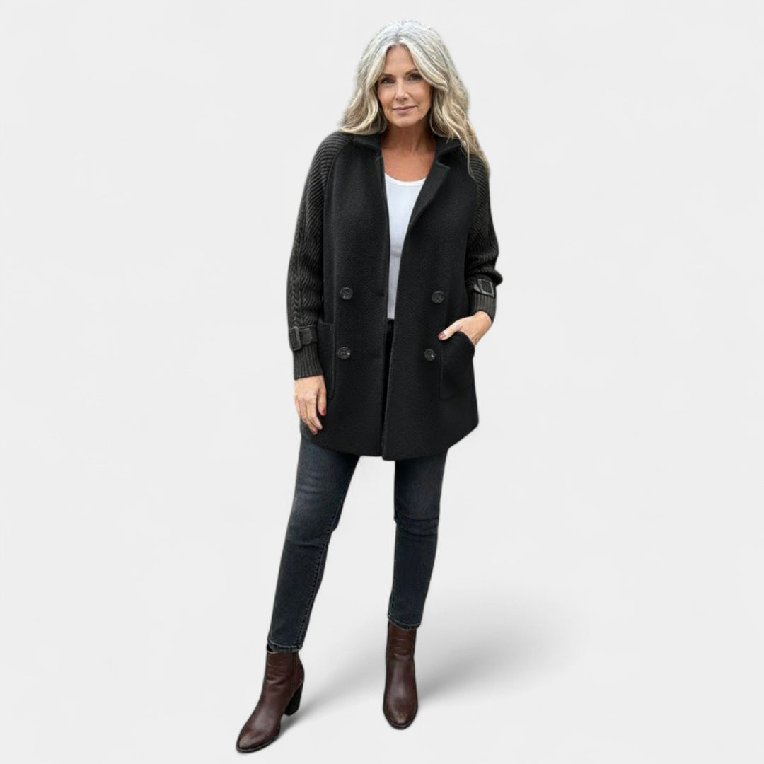 Majda - Srednje dolg plašč z dvojnim zapenjanjem